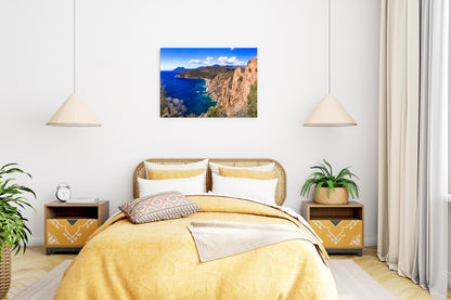 Turquoise of the Sea, Red of Love